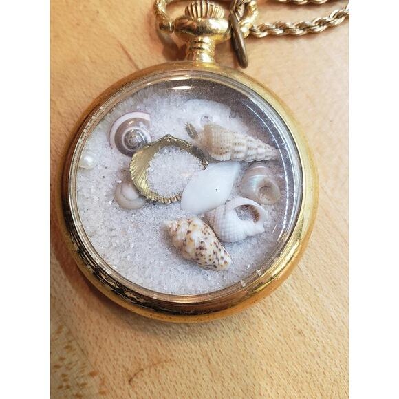 Vintage Gold Tone Pocket Watch Pendant Necklace Beach Sand Real Shells Ocean Art - Picture 12 of 16
